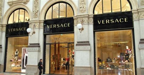 does versace support palestine